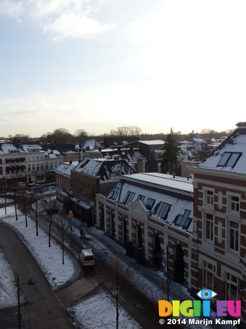 FZ011122 Snow on Breda rooftops